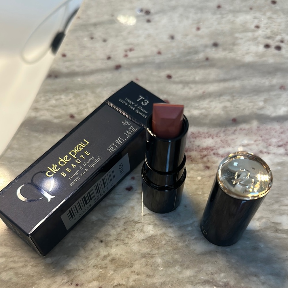 Cle de Peau Pink Lipstick Luxurious Makeup